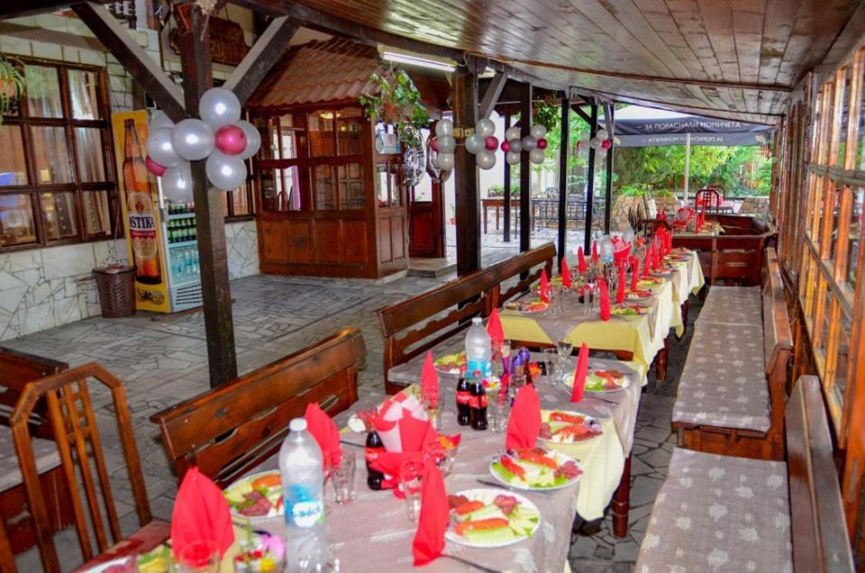 Hotel Restaurant Merina Kresna Extérieur photo